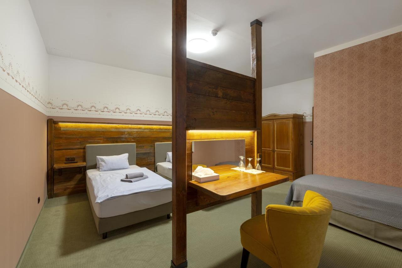 Hotel U Simla Karlovy Vary Exterior photo